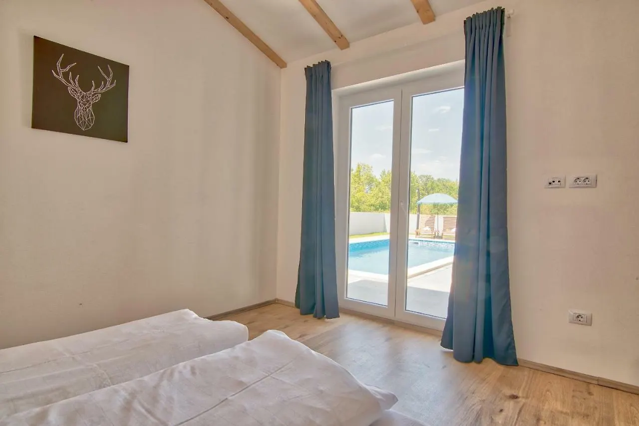 Villa Blaise Manjadvorci 0*,  Croatia