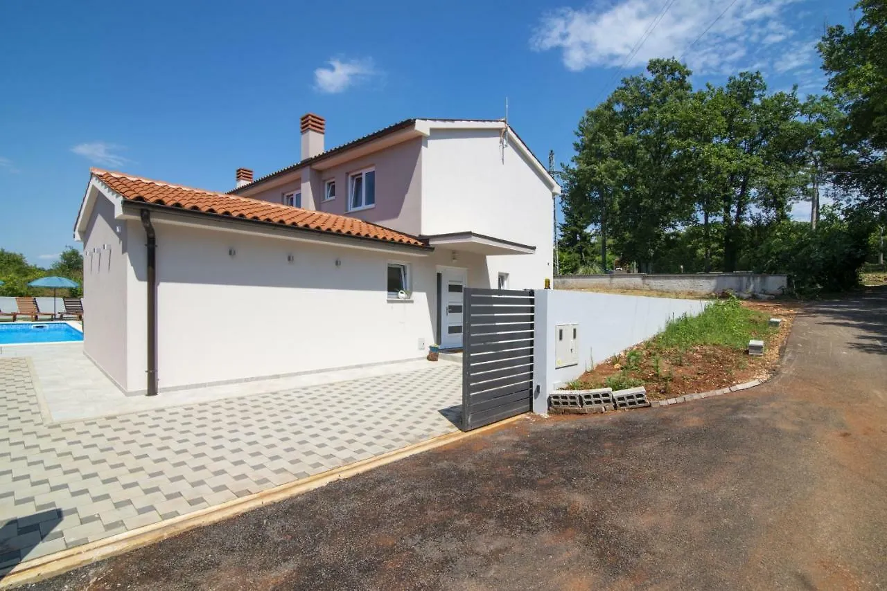 Villa Blaise Manjadvorci 0*,  Croatia